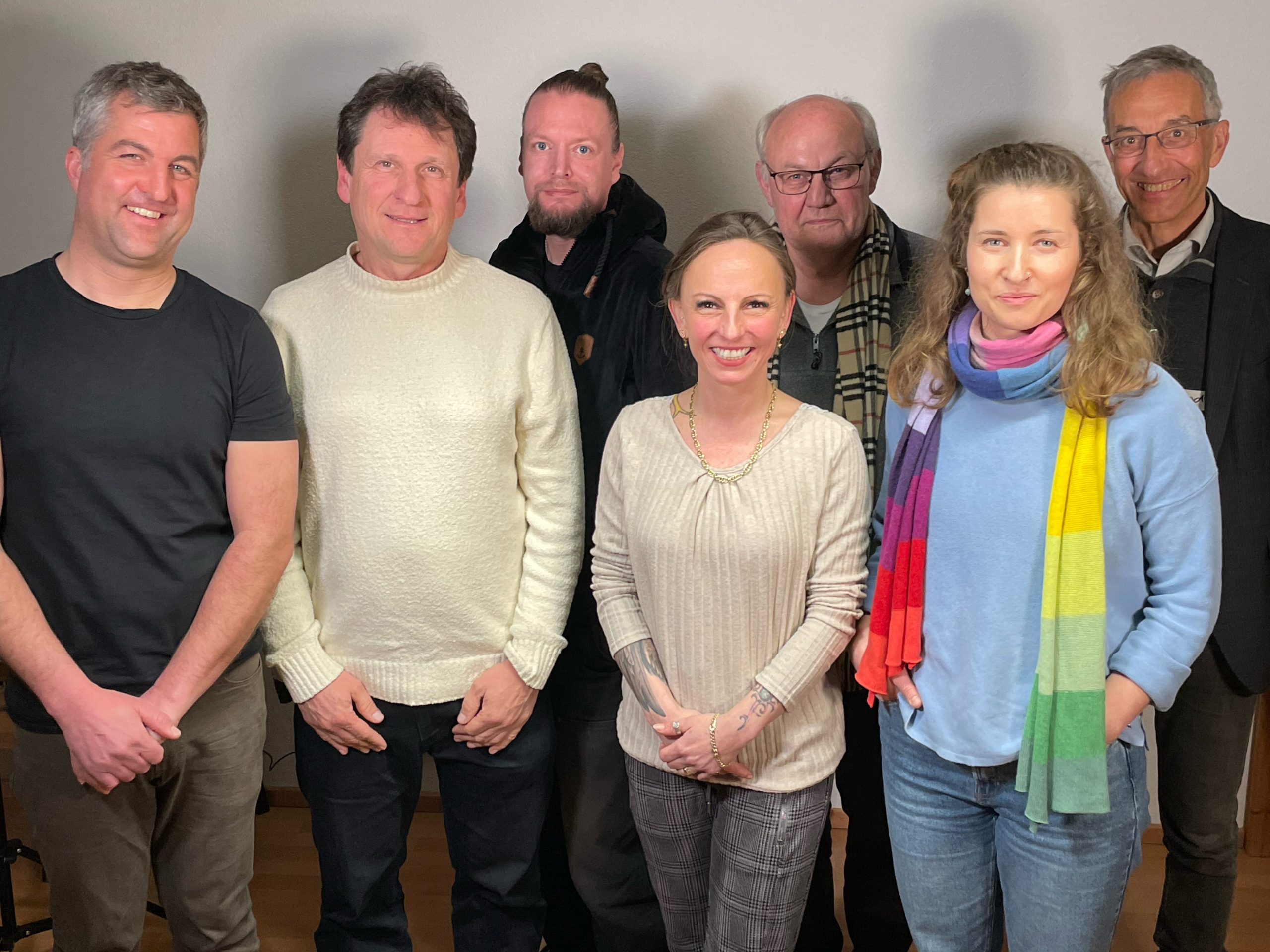 Auf dem Bild von rechts nach links: Prof. Dr. Andreas Benk (SÖL-Fraktion), Eva Bidon (1. Vorsitzende SÖL e.V.), Dr. Hans-Peter Trah (Beisitzer SÖL e.V.), Cynthia Schneider (SÖL-Fraktion), Nuri Kurt (2. Vorsitzender SÖL e.V.), Andreas Dionyssiotis (SÖL-Fraktion), Sebastian Fritz (Fraktionsvorsitzender SÖL-Fraktion)